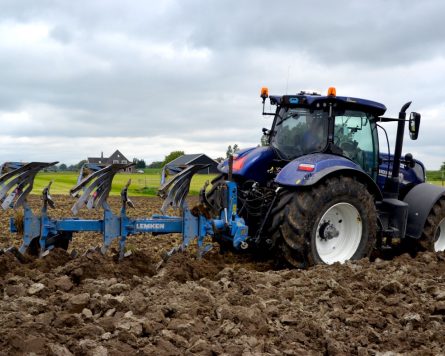 ploegen {{brizy_dc_image_alt imageSrc=